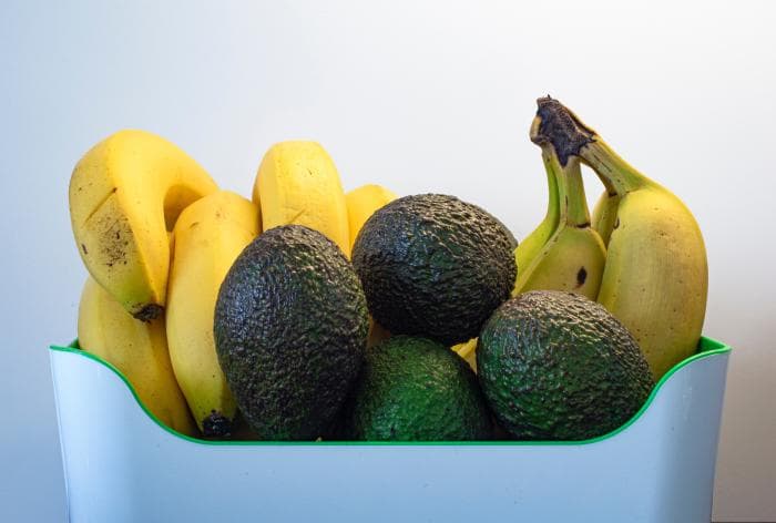 Foto van bananen en avocado's