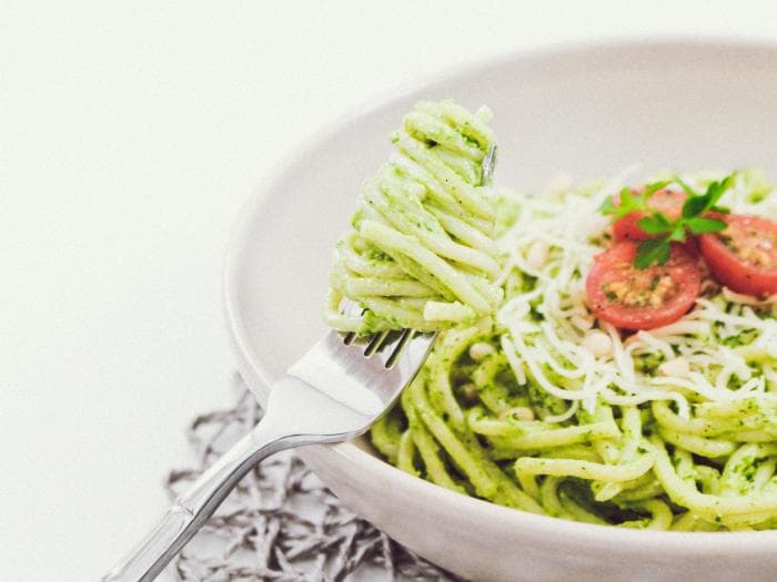 Zoutarme pasta pesto met witvis