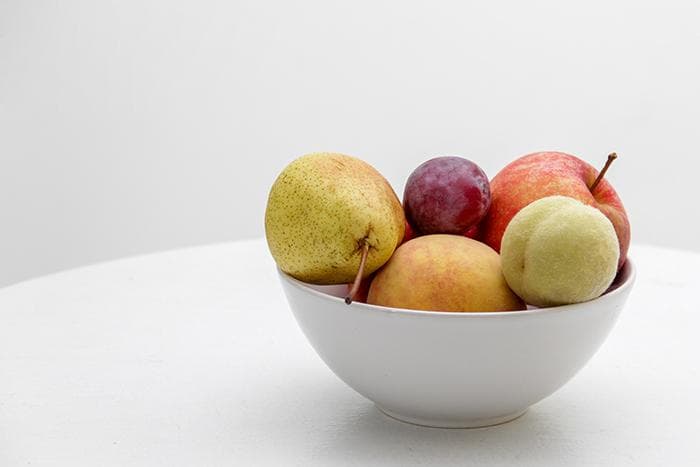 fruitschaal met peren voor de zoutarme fruitspread