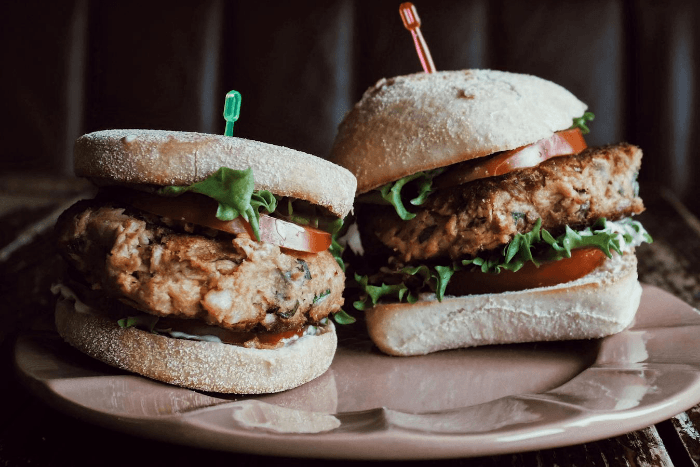 Zoutarm broodje tonijnburger