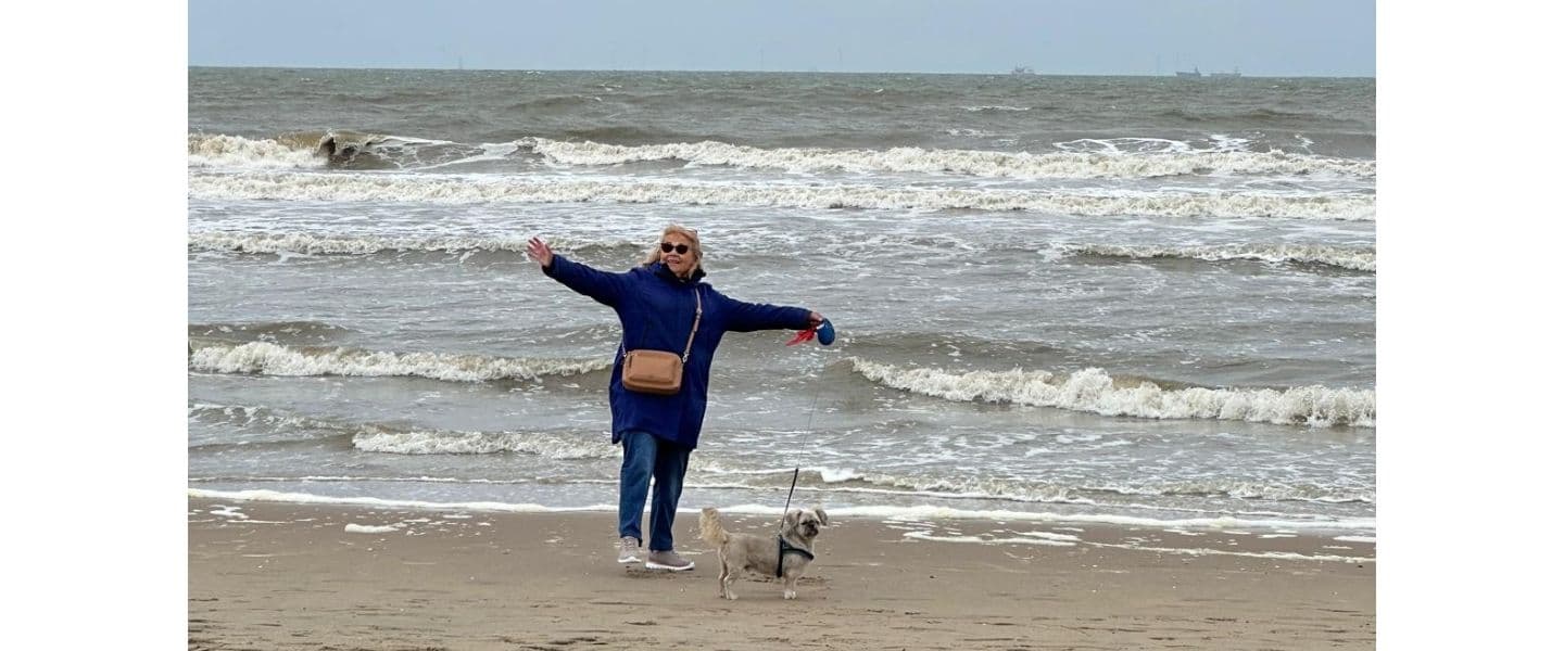 Yvette op het strand