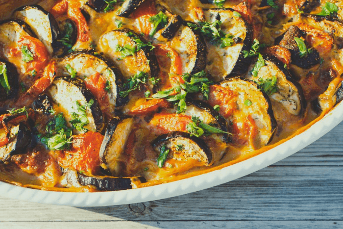 Zout- en kaliumarme ovenschotel met groente en gehakt