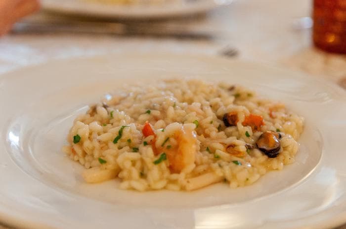 Zoutarme risotto met zalm