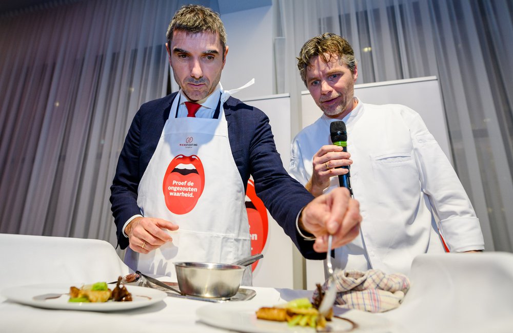 Staatssecretaris Paul Blokhuis met meesterkok Wilco Berends